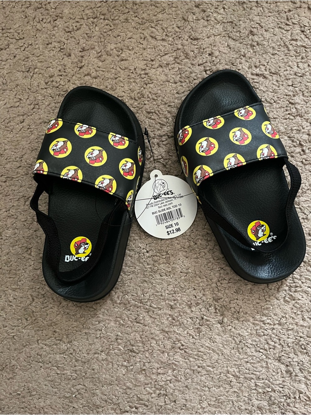 Kids Buc-ees sandals size 10